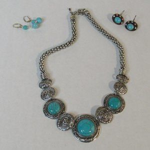 Turquoise Necklace Set w/ two pair of  Earrings.